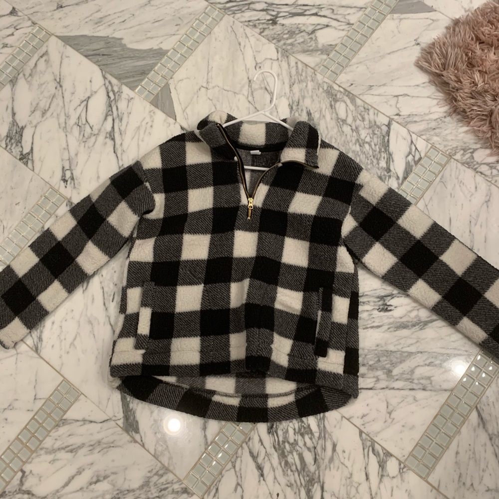 Black and white checkered Sherpa